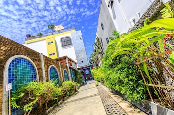 7q patong beach hotel
