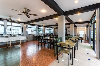 7q patong beach hotel