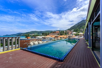 7q patong beach hotel