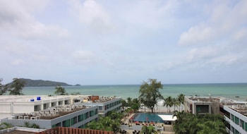 7q patong beach hotel