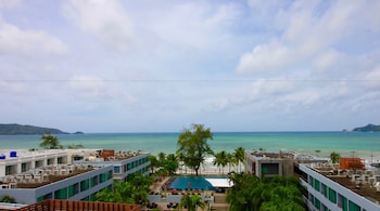 7q patong beach hotel