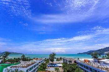 7q patong beach hotel