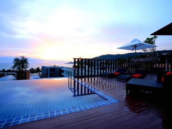 7q patong beach hotel
