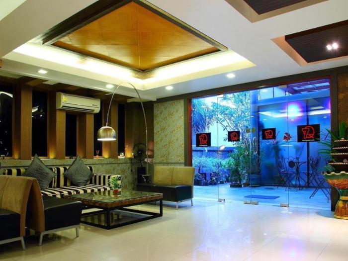 7q patong beach hotel