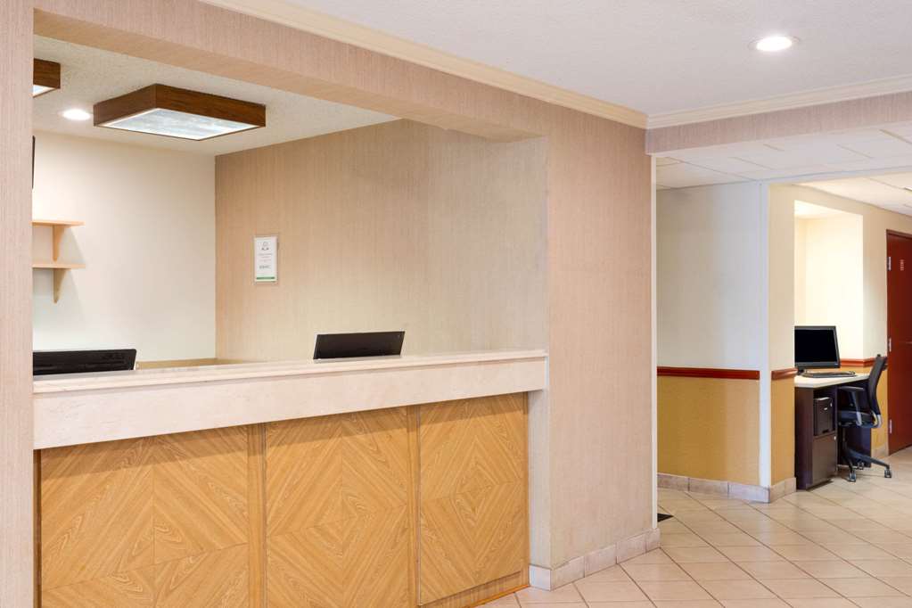 la quinta inn and suites by wyndham jacksonville mandarin