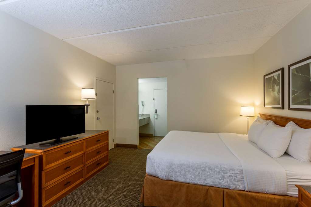 la quinta inn and suites by wyndham jacksonville mandarin