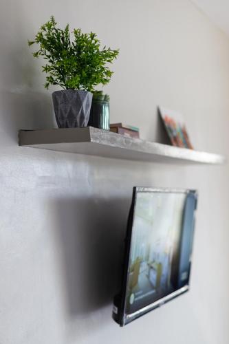 hive manila guesthouse netflix 400mbps wi fi