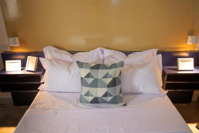 hive manila guesthouse netflix 400mbps wi fi