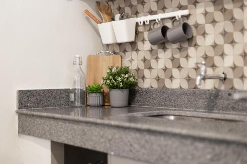 hive manila guesthouse netflix 400mbps wi fi