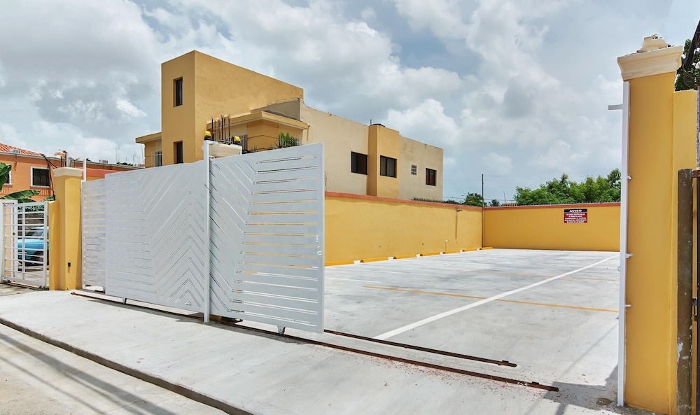 1 bed 1 bedroom apartment free wi fi sirena jumbo san isidro airport sqd