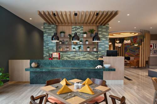 maxonehotels com kota harapan indah bekasi