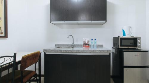 reddoorz melbourne suites makati