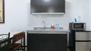 reddoorz melbourne suites makati