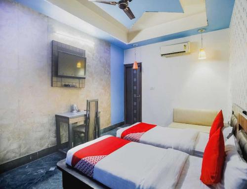 flagship delite hotel near leisure valley park