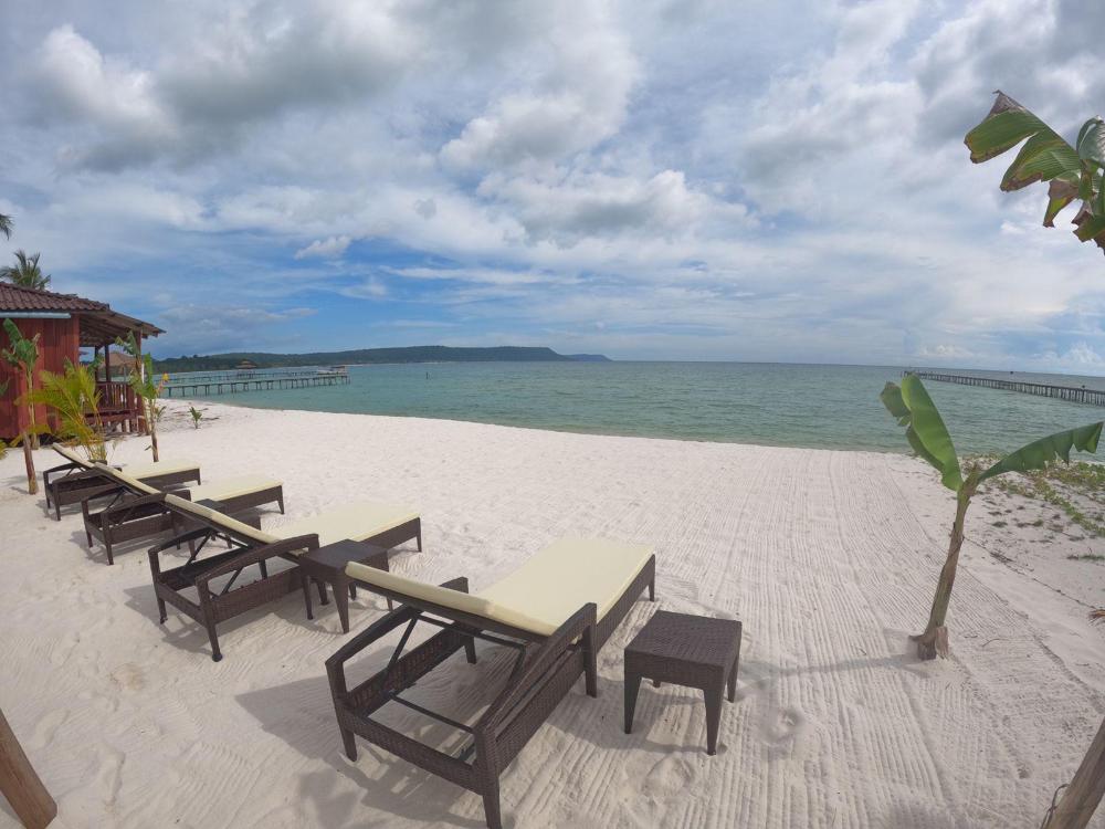 white sand ark resort