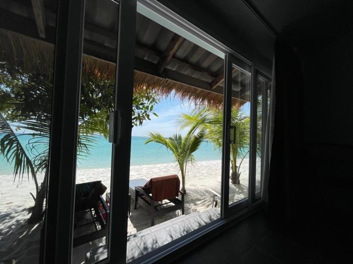 white sand ark resort