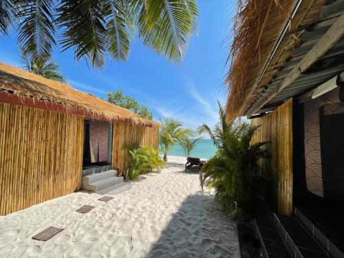 white sand ark resort