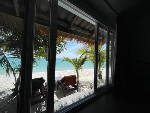 white sand ark resort