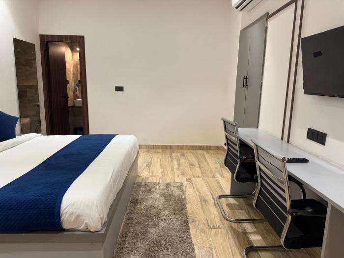 hotel taj way by jyoti villa