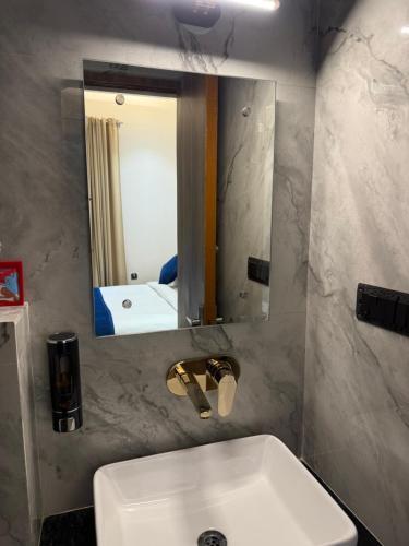 hotel taj way by jyoti villa