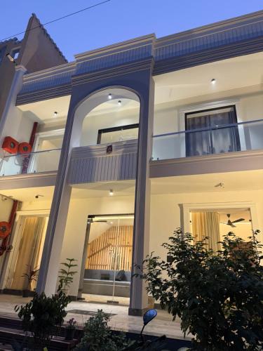 hotel taj way by jyoti villa