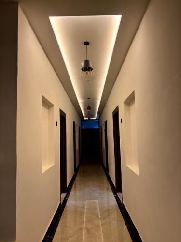 hotel taj way by jyoti villa