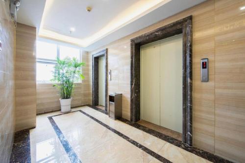 greentree inn wuxi huishan district xizhang metro station express hotel