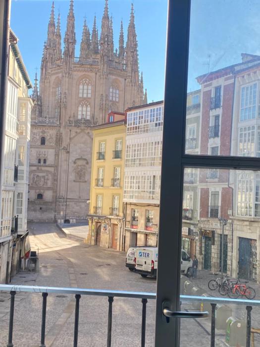 apartamentos la flora burgos