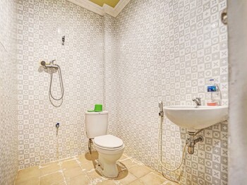 oyo 91873 nugraha kost