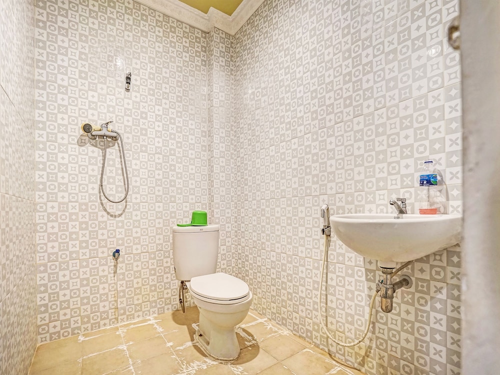 oyo 91873 nugraha kost