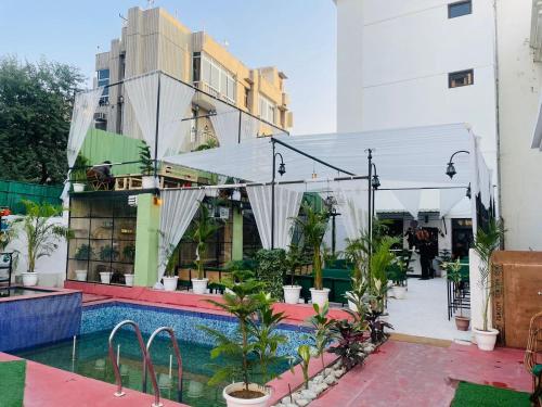 cozy shelter by saira