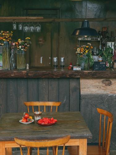 oak village by d home