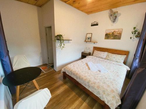 oak village by d home