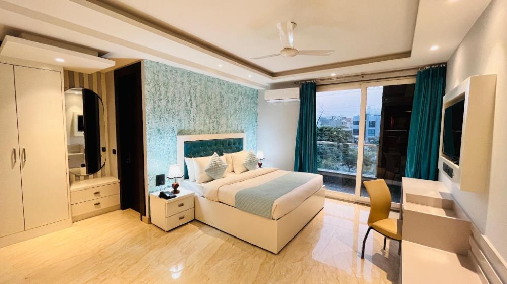 hotel vs residency medanta