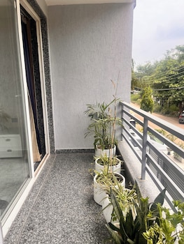 hotel vs residency medanta