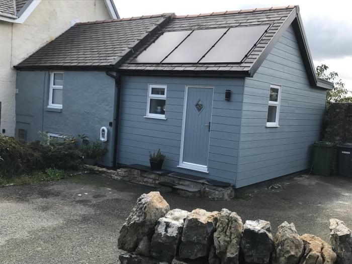 traeth arian cottage
