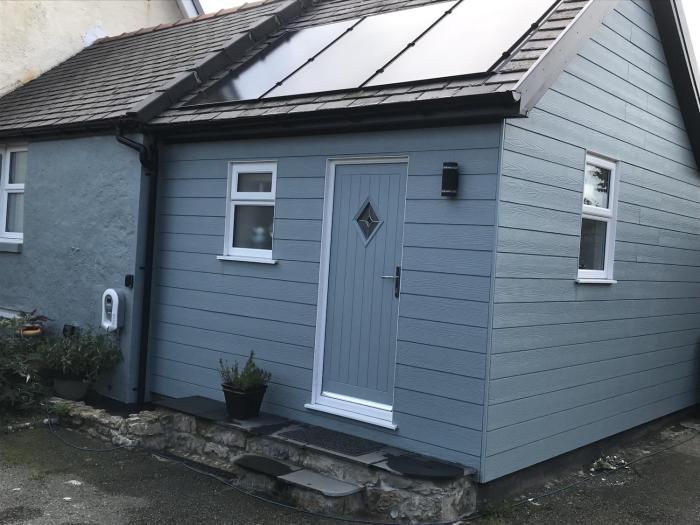 traeth arian cottage