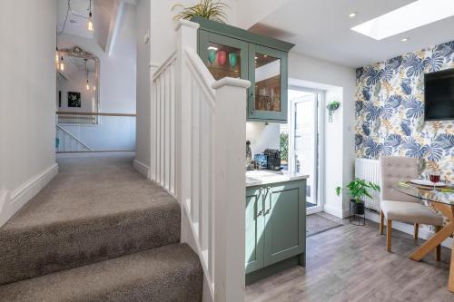 traeth arian cottage