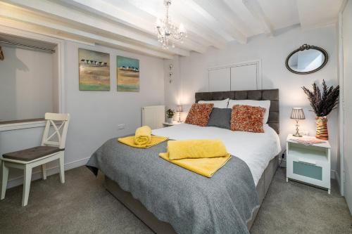 traeth arian cottage