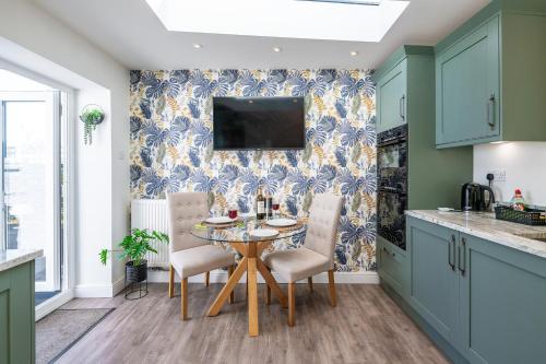 traeth arian cottage