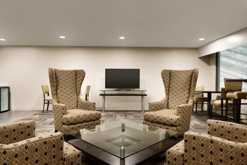 holiday inn bloomington normal by ihg