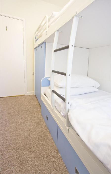 lovely seafront 2 bedroom apartment 4