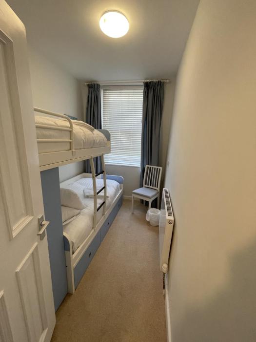 lovely seafront 2 bedroom apartment 4