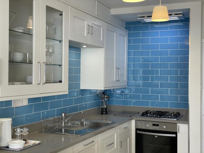 lovely seafront 2 bedroom apartment 4