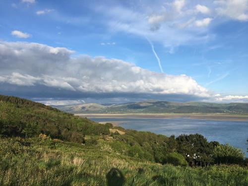 lovely seafront 2 bedroom apartment 4