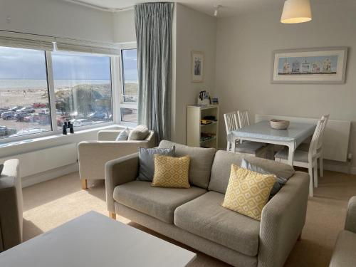 Lovely Seafront 2 Bedroom Apartment 4,Bangor>>Aberdovey,0 star