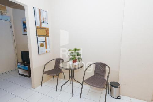 redliving apartemen emerald hill sr rooms tower green