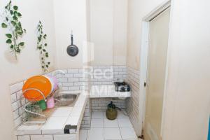 redliving apartemen emerald hill sr rooms tower green