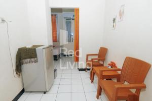 redliving apartemen emerald hill sr rooms tower green