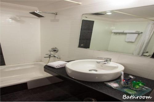 skylark hotel by gabrian hotels